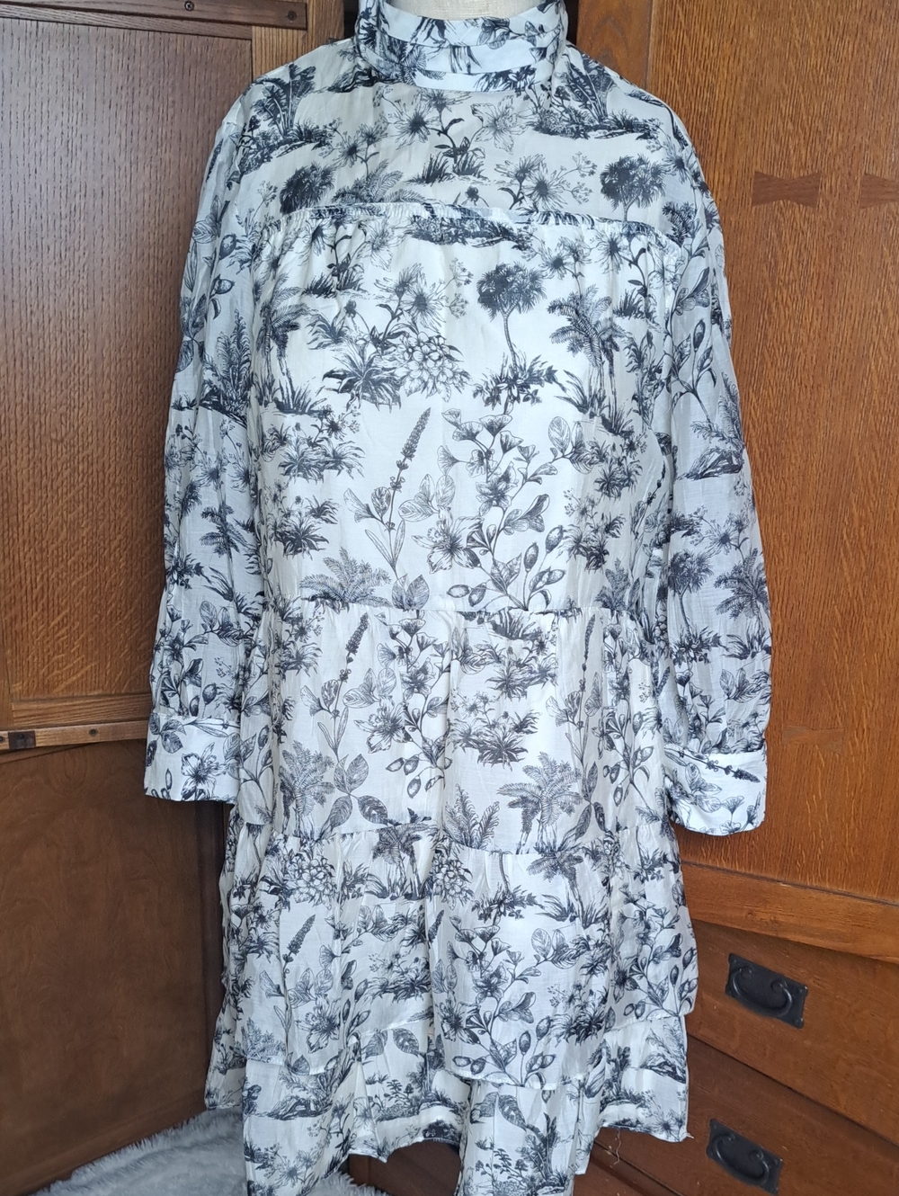Melloday Ivory Black Toile Floral Mock Neck Tiered Mini Dress M NWT